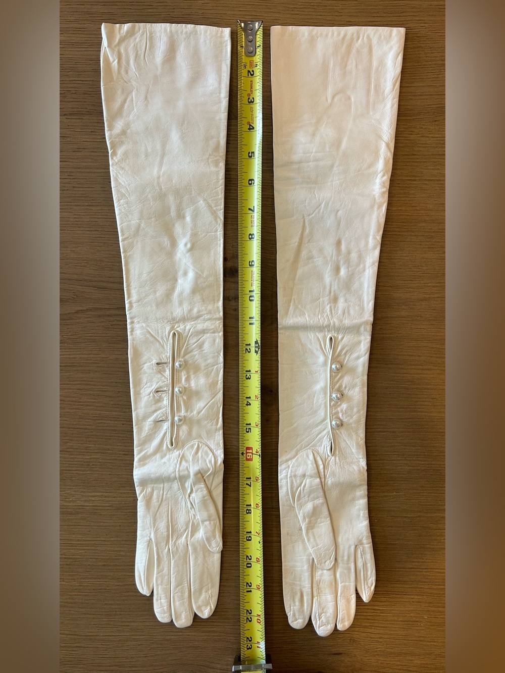 Vintage Shalimar White Leather Opera Gloves Silk Lined Made in Italy Size 7 - Picture 4 of 11